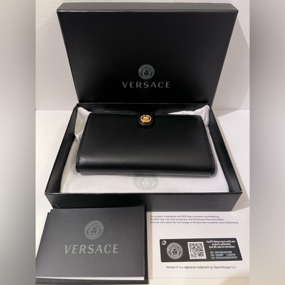 Versace Medusa Bifold Wallet - Picture 2 of 14